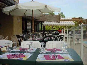 Brit Hotel Vallee Du Lot Fumel Exterior photo